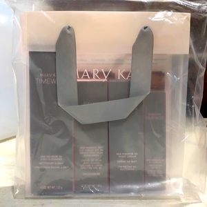 Mary Kay Time Wise Set